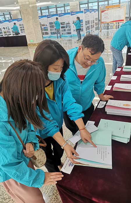 xiao 認(rèn)真學(xué)習(xí)、翻閱新《安全法》15.jpg